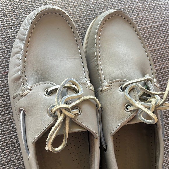 Anchor Bay Cream Boat Shoes with Moccasin Stitching and Rubber Soles - Picture 6 of 9